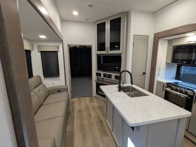 2026 Alliance RV Valor — photo 27 view