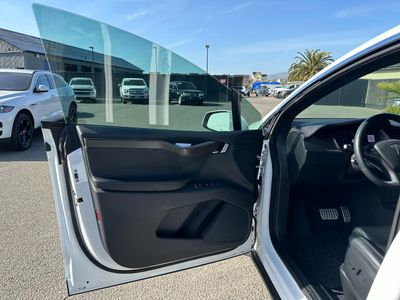 2020 Tesla Model X — photo 9 view