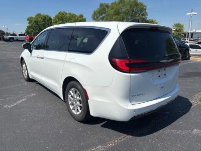 2023 Chrysler Pacifica - Photo 5