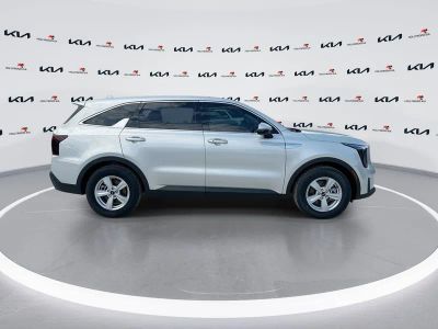 2026 Kia Sorento — photo 9 view