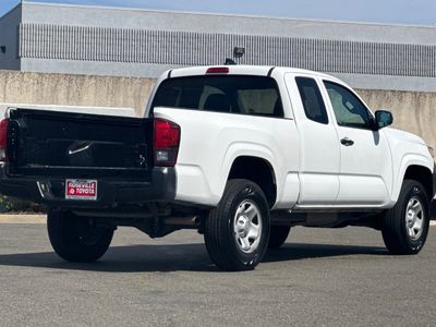 2020 Toyota Tacoma - Photo 2