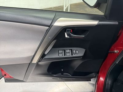 2015 Toyota RAV4 - Photo 15