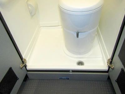 2026 Winnebago REVEL - Photo 13