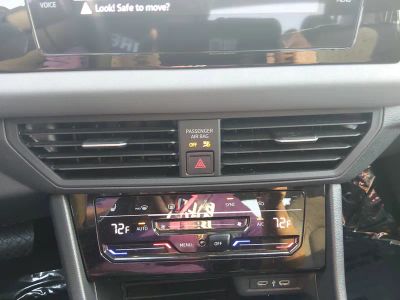 2025 Volkswagen Jetta - Photo 18