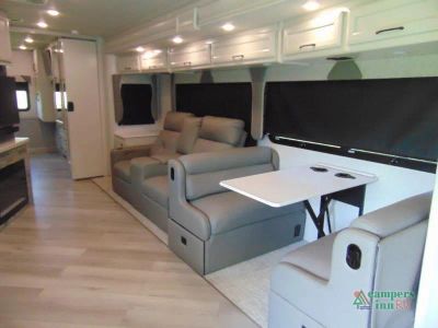 2025 Fleetwood RV Bounder — photo 12 view