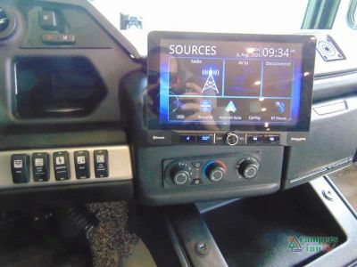 2025 Fleetwood RV Bounder — photo 44 view