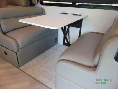 2025 Fleetwood RV Bounder — photo 41 view