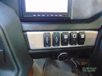 2025 Fleetwood RV Bounder — photo 45 view