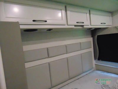 2025 Fleetwood RV Bounder — photo 14 view