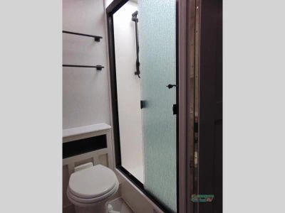 2025 Fleetwood RV Bounder — photo 24 view