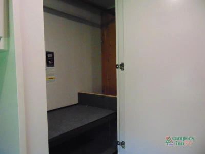 2025 Fleetwood RV Bounder — photo 18 view