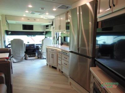2025 Fleetwood RV Bounder — photo 19 view