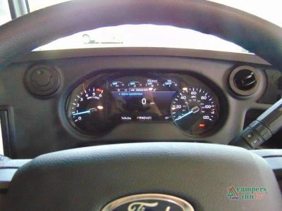 2025 Fleetwood RV Bounder — photo 43 view