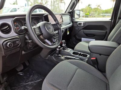 2026 Jeep Wrangler — photo 14 view