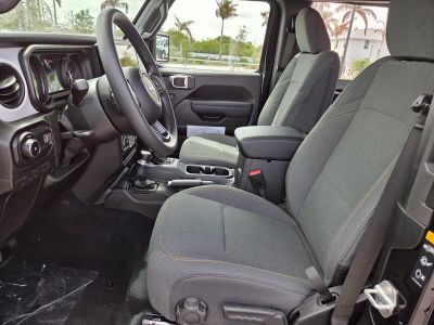 2026 Jeep Wrangler — photo 13 view