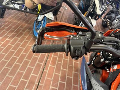 2026 KTM 690 SMC R - Photo 15