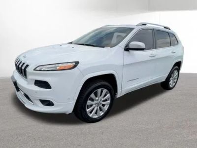 2016 Jeep Cherokee — interior view