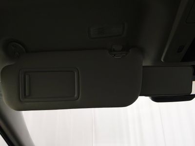 2025 Toyota Camry — photo 19 view