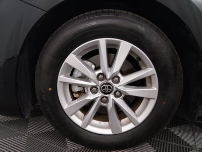 2025 Toyota Camry — photo 10 view