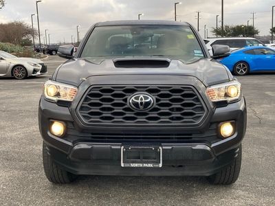 2022 Toyota Tacoma - Photo 2