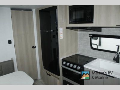 2025 Dutchmen RV Kodiak Ultra-Lite - Photo 9