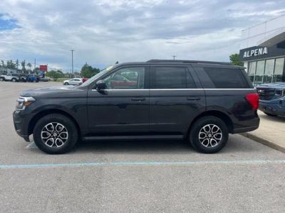 2024 Ford Expedition — side profile view