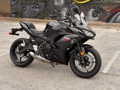 2026 Kawasaki Ninja 650 - Photo 1