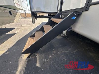 2024 Keystone RV Montana - Photo 10