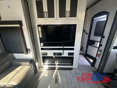 2024 Keystone RV Montana - Photo 25