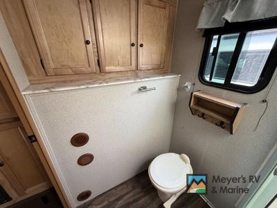 2018 Coachmen RV Freedom Express - Photo 13
