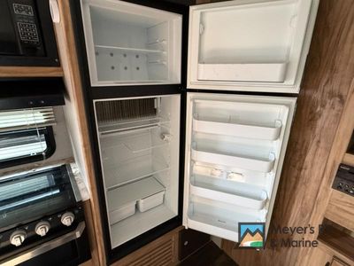 2018 Coachmen RV Freedom Express - Photo 11