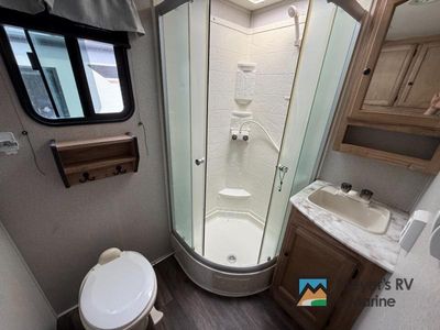 2018 Coachmen RV Freedom Express - Photo 12