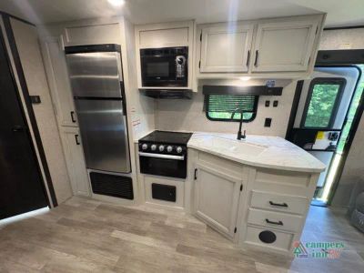 2022 Jayco Jay Flight — photo 16 view