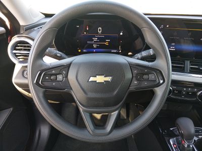 2025 Chevrolet Trax - Photo 12