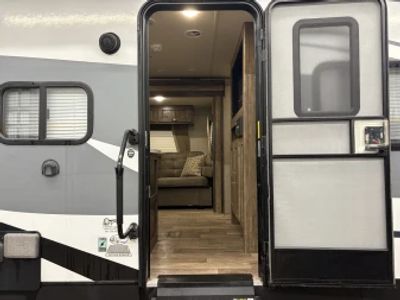 2018 Forest River Vibe Extreme Lite - Photo 12