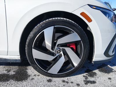 2024 Volkswagen Golf GTI — photo 10 view