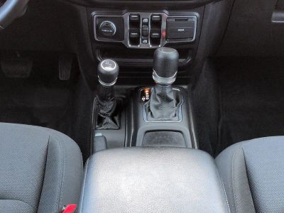 2022 Jeep Wrangler — photo 19 view