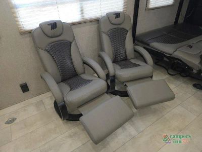 2020 Grand Design Momentum G-Class — photo 40 view