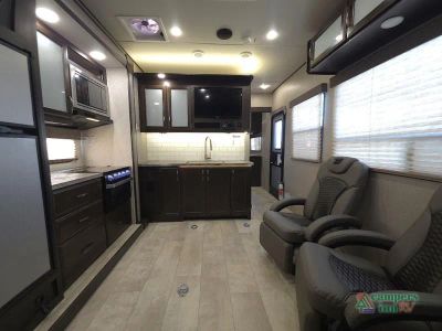 2020 Grand Design Momentum G-Class — photo 16 view
