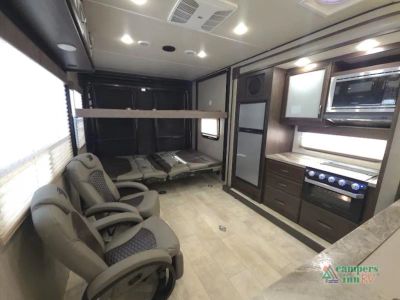 2020 Grand Design Momentum G-Class — photo 15 view