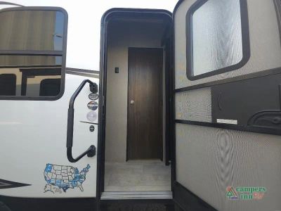 2020 Grand Design Momentum G-Class — photo 12 view