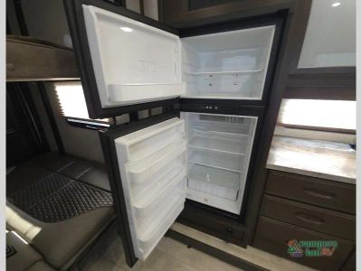 2020 Grand Design Momentum G-Class — photo 28 view
