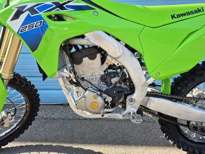 2026 Kawasaki KX250 - Photo 9