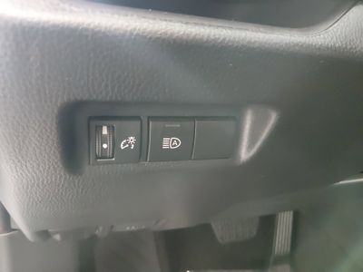 2023 Toyota RAV4 - Photo 13