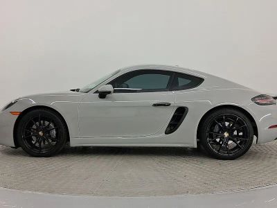 2021 Porsche 718 Cayman Coupe - Photo 2