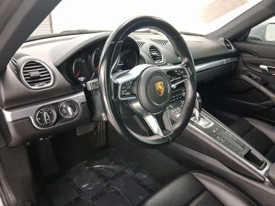 2021 Porsche 718 Cayman Coupe - Photo 4