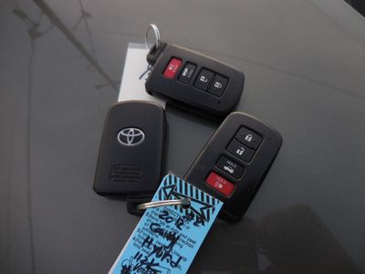 2012 Toyota Camry Hybrid - Photo 31