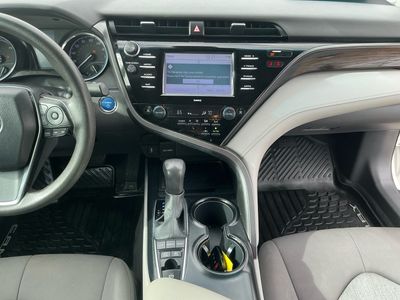 2020 Toyota Camry - Photo 11