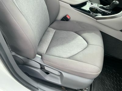 2020 Toyota Camry - Photo 8
