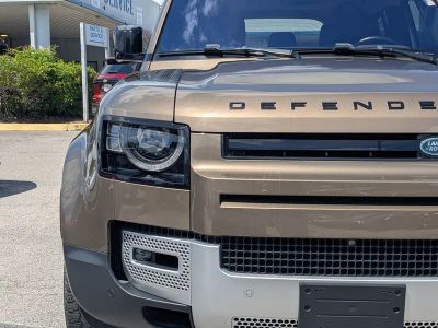 2021 Land Rover Defender 110 — photo 9 view